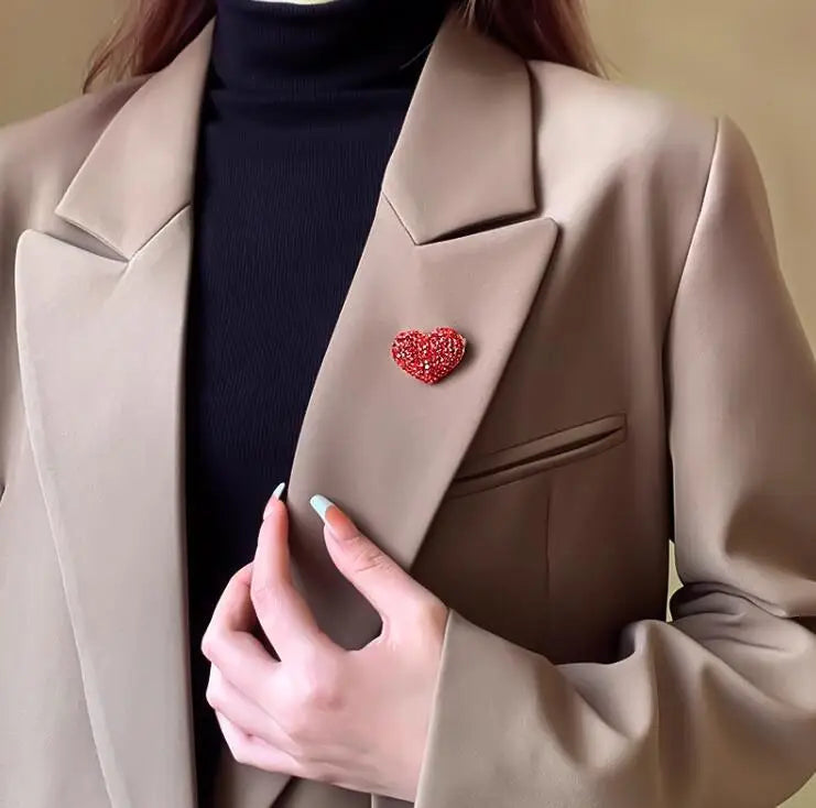 Bling Red Full of Rhinestone Heart Shape Brooch for Women Lovers Lapel Love Pins Christmas Love Pins